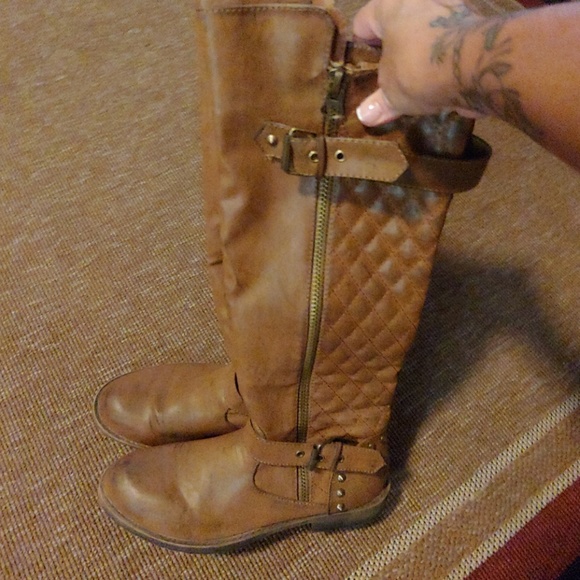 Tall brown boots - Picture 2 of 4